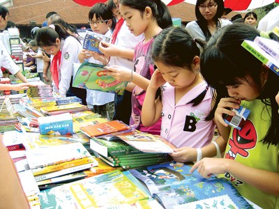 Book festival opens in Hanoi - ảnh 1